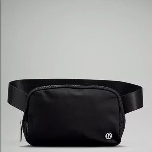 Lululemon Everywhere Belt Bag